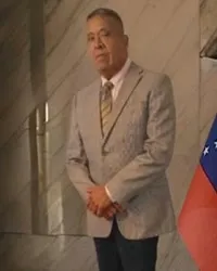 E. Néstor Chacón